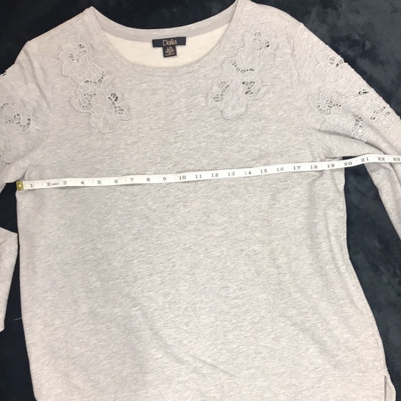 Dalia sweater - Picture 7 of 11